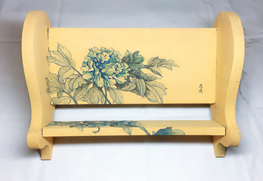 Thumbnail image of Floral Book Stand - front view by Siyuan Ren